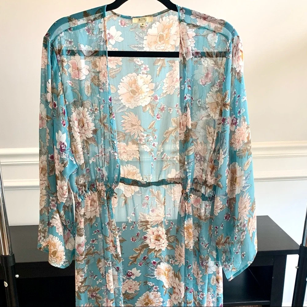 Womens Boho Chic Medium Kimono with buttons. Dressy & casual! Great for weddings - Picture 3 of 8